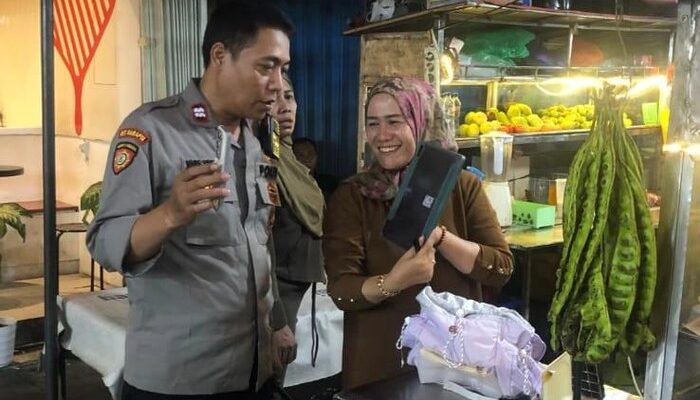 Layanan 110 Bergerak Cepat Temukan Tas Bocah yang Tertinggal di Sabang Tengah Malam