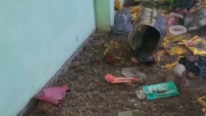 Rumah Kontrakan di Bekasi Viral Usai Ditinggal Penyewa dalam Kondisi Kotor dan Penuh Sampah